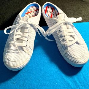 Like NEW! KEDS slip on sneakers size 8.5
